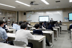 総合的な探究の時間　中間発表会