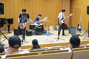 軽音同好会